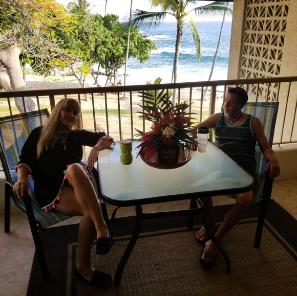 Meet your Posher, Suzy🌺 - Picture 10 of 12